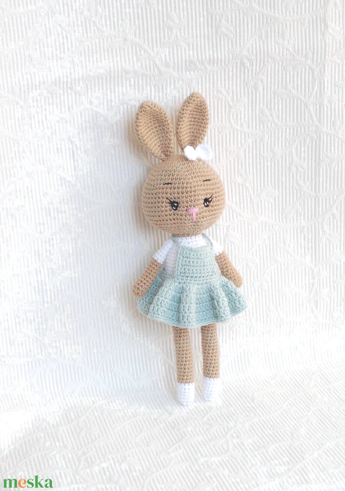 Bézs - horgolt nyuszilány - világoskék ruhás - horgolt nyuszi figura - játék & sport - plüssállat & játékfigura - nyuszi - Meska.hu