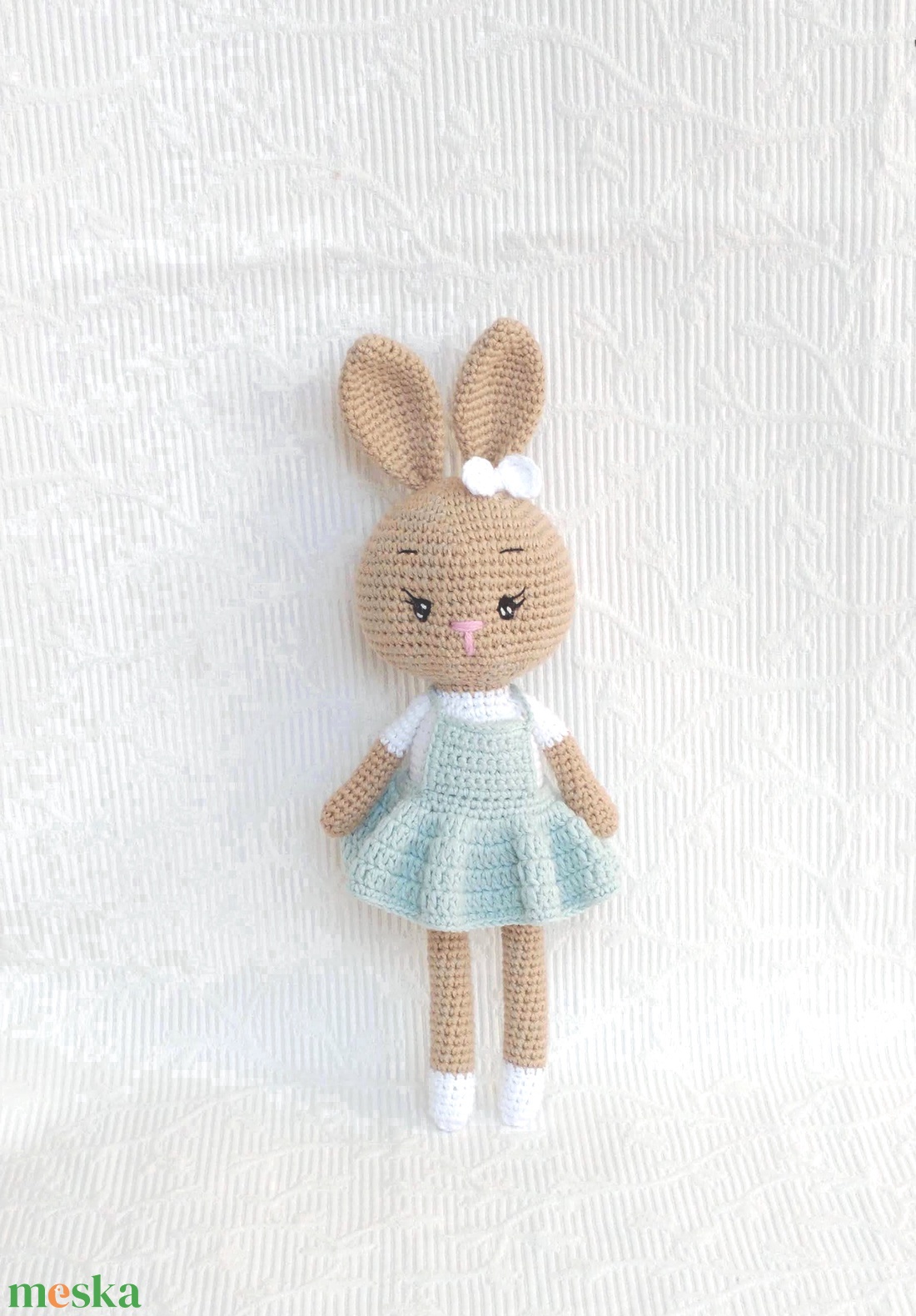 Bézs - horgolt nyuszilány - világoskék ruhás - horgolt nyuszi figura - játék & sport - plüssállat & játékfigura - nyuszi - Meska.hu