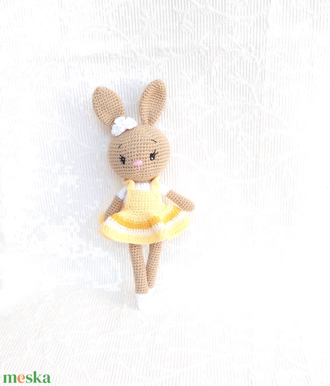 Bézs - horgolt nyuszilány -sárga ruhás - horgolt nyuszi figura - játék & sport - plüssállat & játékfigura - nyuszi - Meska.hu