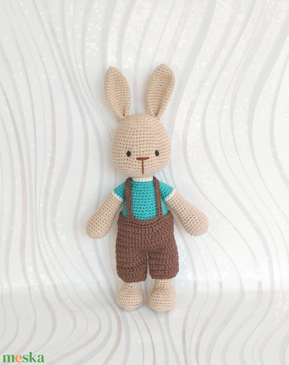 Nyuszi fiú - horgolt - barna nadrágban - horgolt nyuszi figura - játék & sport - baba & babaház - öltöztethető baba - Meska.hu