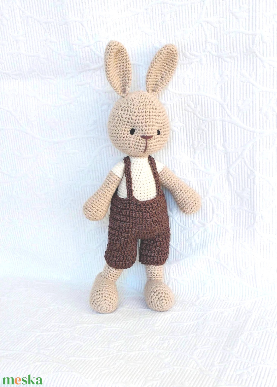 Nyuszi fiú - levehető nadrágban - horgolt nyúl figura - játék & sport - plüssállat & játékfigura - nyuszi - Meska.hu