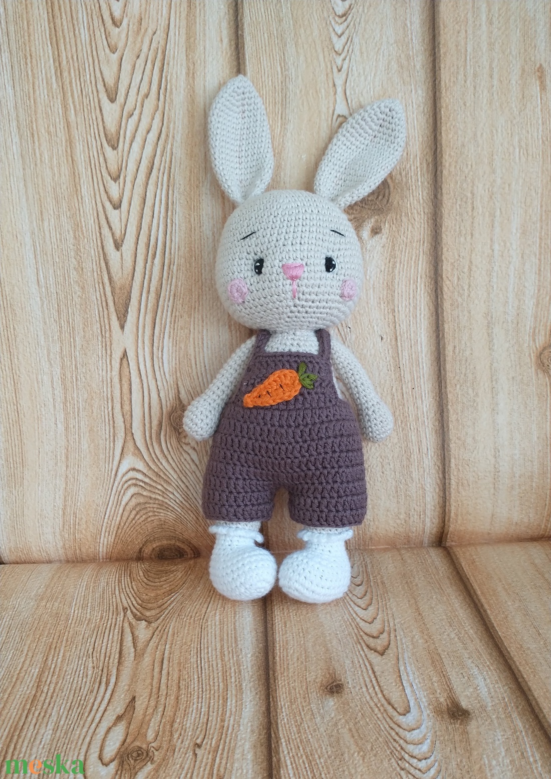 Amigurumi nyuszi fiú -répás horgolt barna nadrágban -öltöztethető  - játék & sport - baba & babaház - öltöztethető baba - Meska.hu