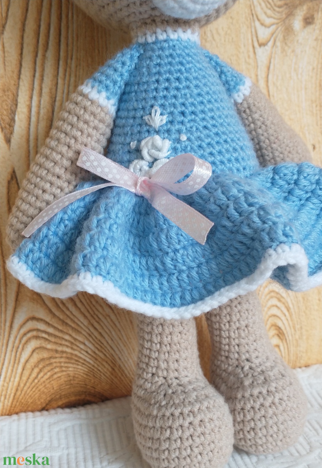 Egyedi amigurumi Mackó lány -egyedi himzett kék ruhás - horgolt figura - játék & sport - plüssállat & játékfigura - maci - Meska.hu