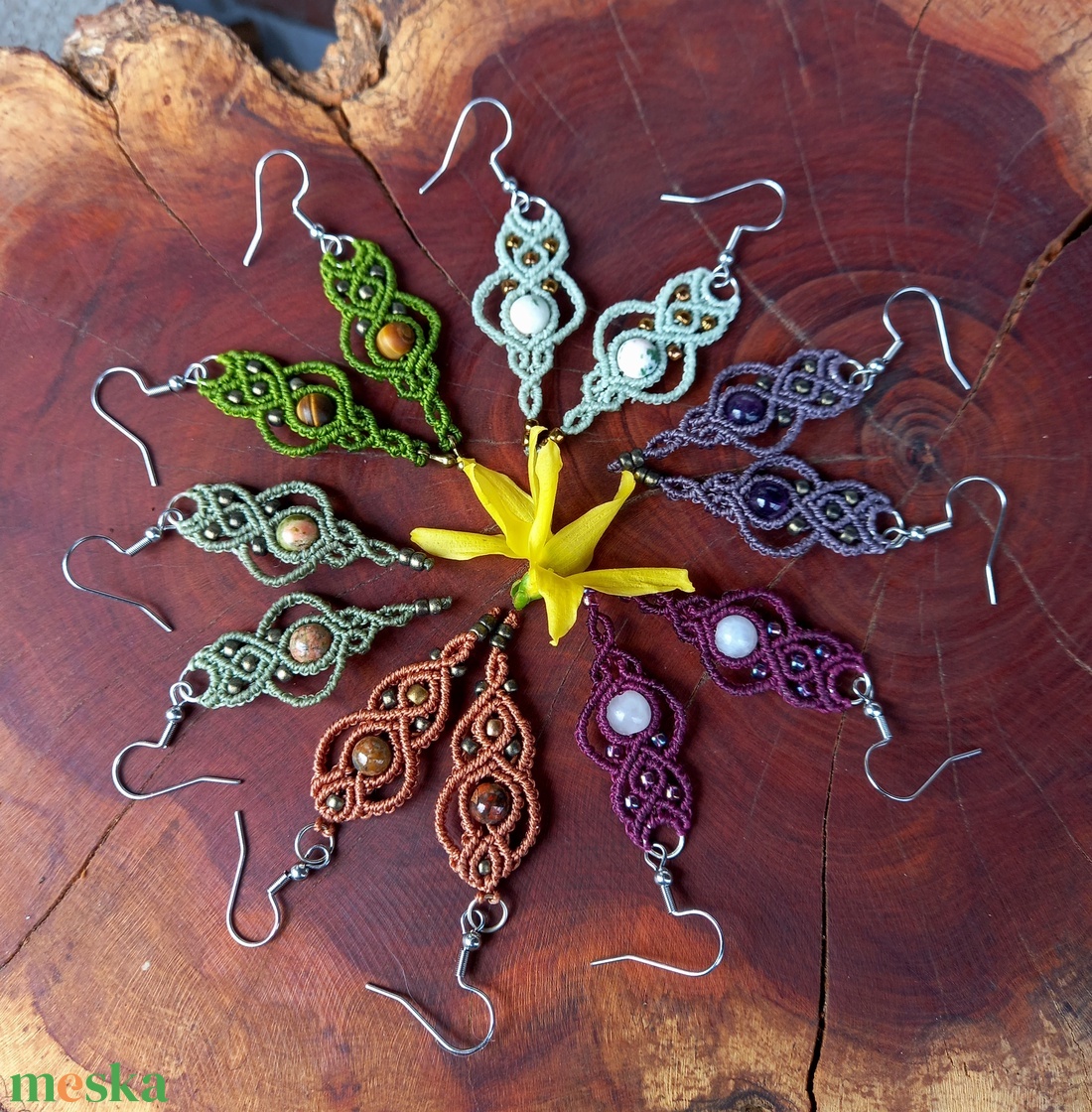 Halvány zöld makramé fülbevaló  - ékszer - fülbevaló - lógó fülbevaló - Meska.hu