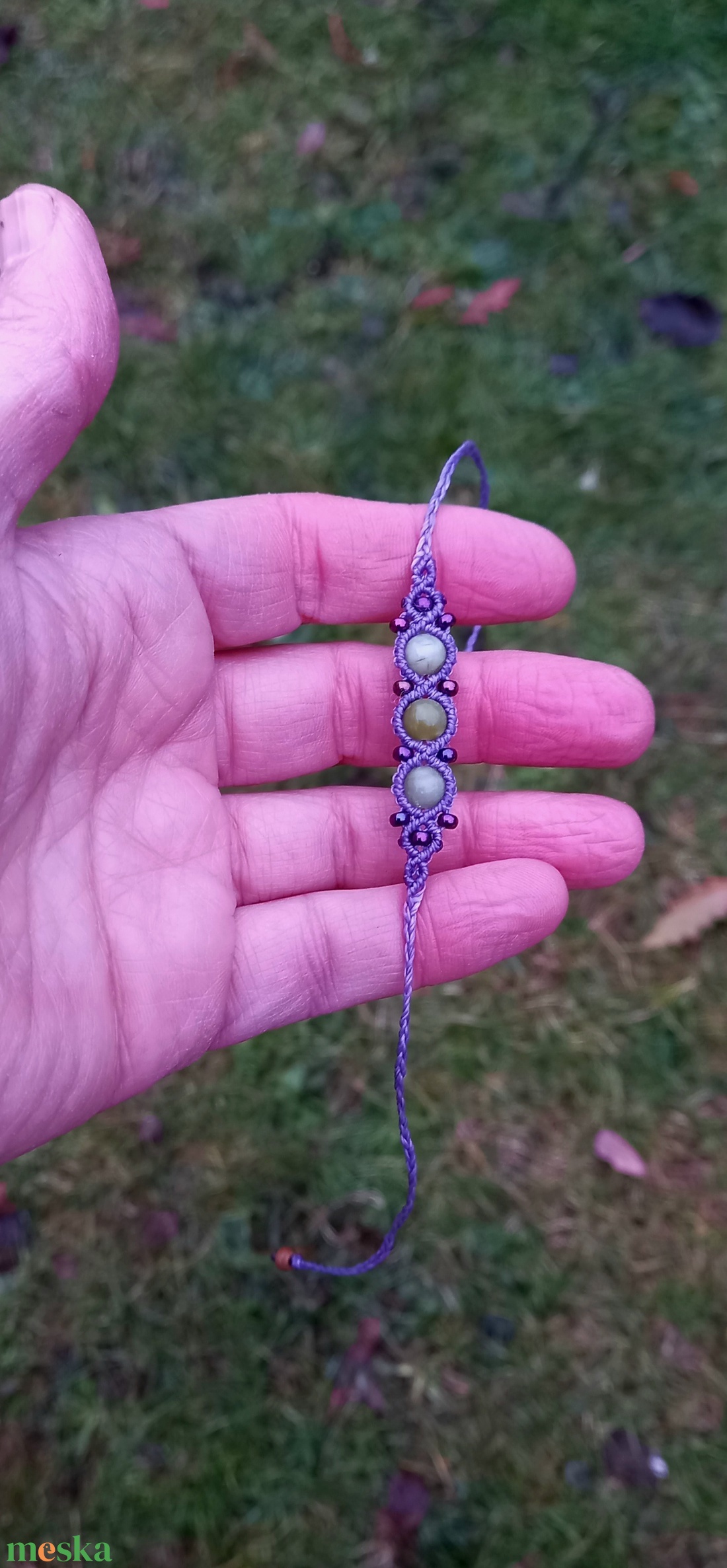 Szerpentin, makramé karkötő  - ékszer - karkötő - gyöngyös karkötő - Meska.hu