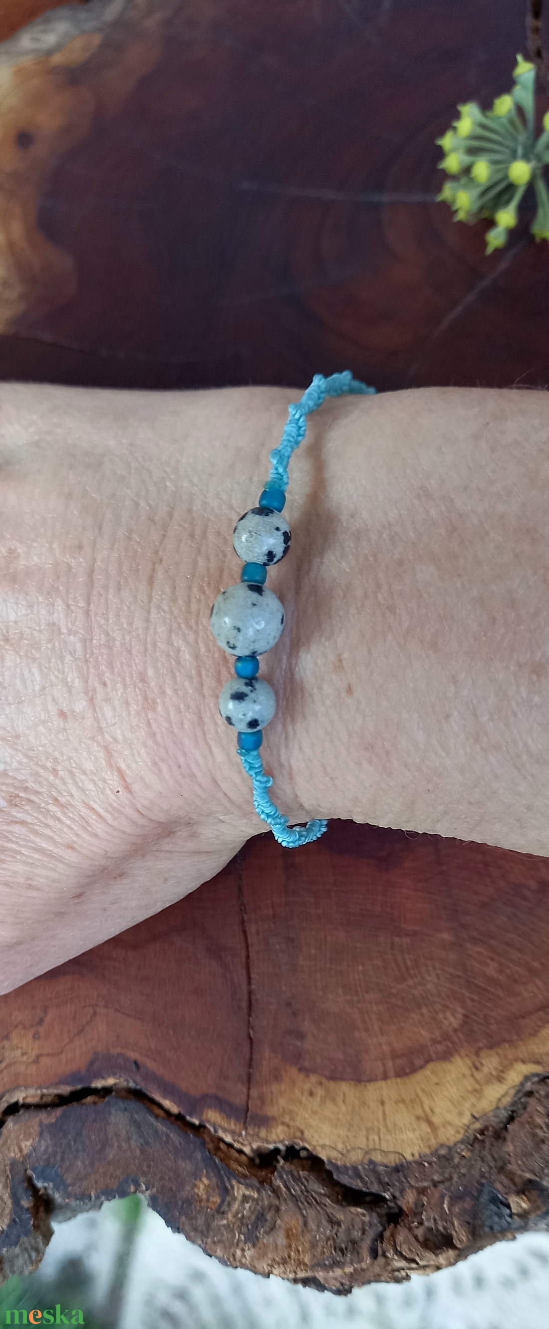 Matt kék/jáspis,makramé karkötő  - ékszer - karkötő - gyöngyös karkötő - Meska.hu