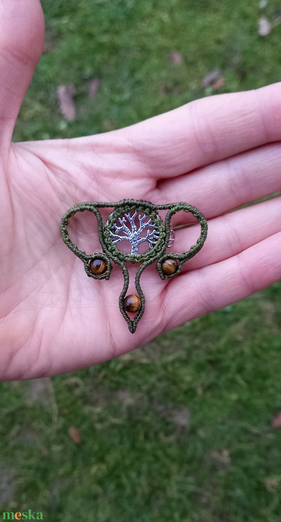 Nőiség , makramé bross - ékszer - kitűző és bross - Meska.hu