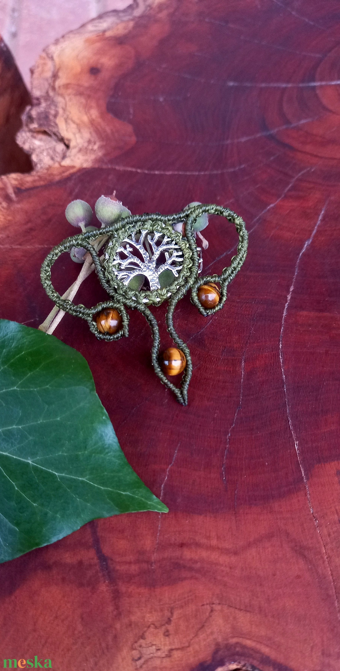 Nőiség , makramé bross - ékszer - kitűző és bross - Meska.hu