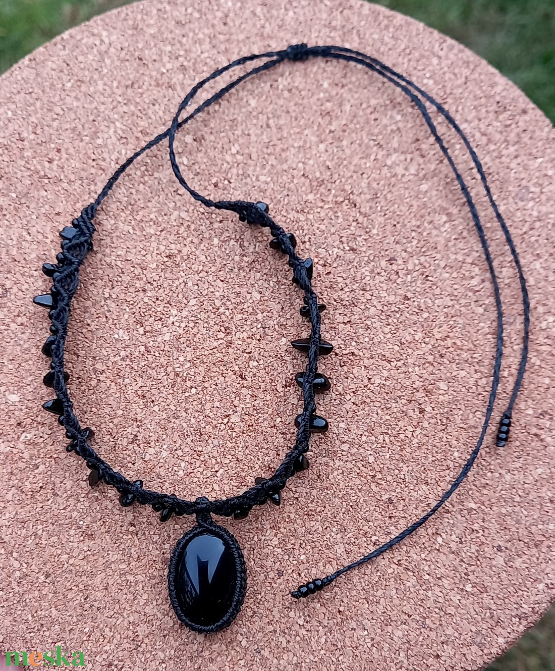 Feketeónix/turmalin, makramé nyaklánc  - ékszer - nyaklánc - medálos nyaklánc - Meska.hu