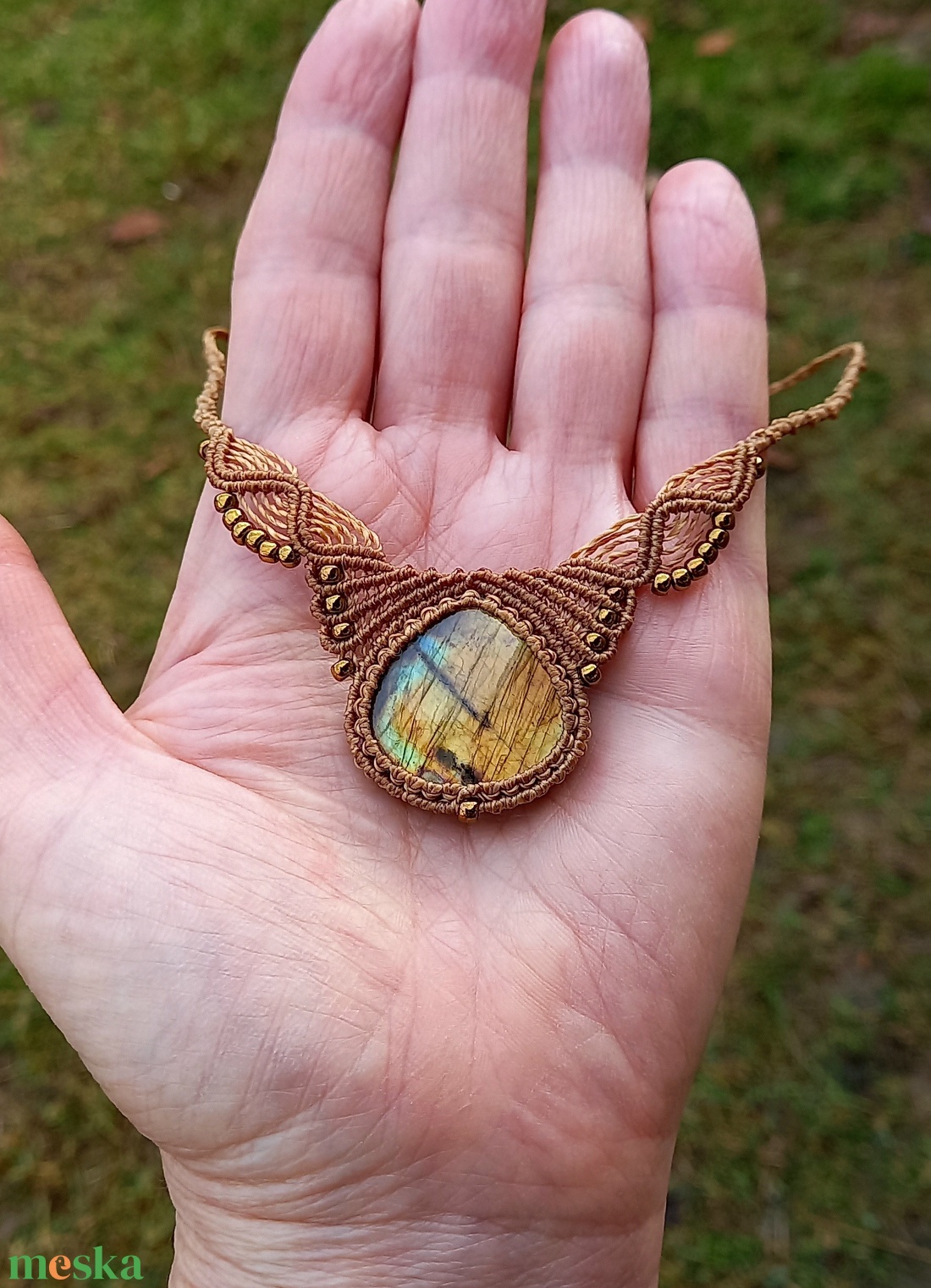 Óarany/labradorit, makramé nyaklánc  - ékszer - nyaklánc - medálos nyaklánc - Meska.hu