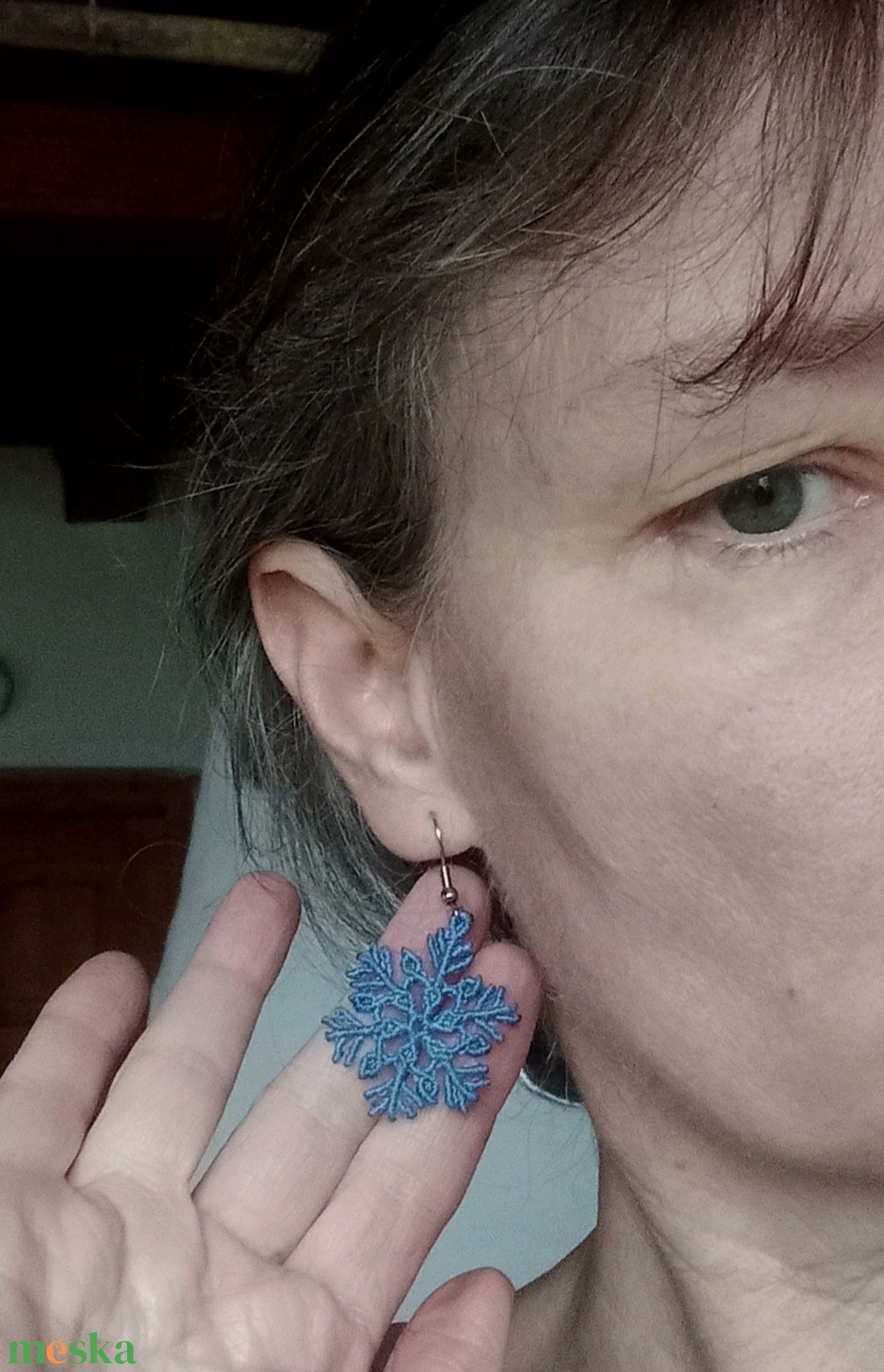 Hópehely/égszínkék,  makramé fülbevaló  - ékszer - fülbevaló - lógó fülbevaló - Meska.hu