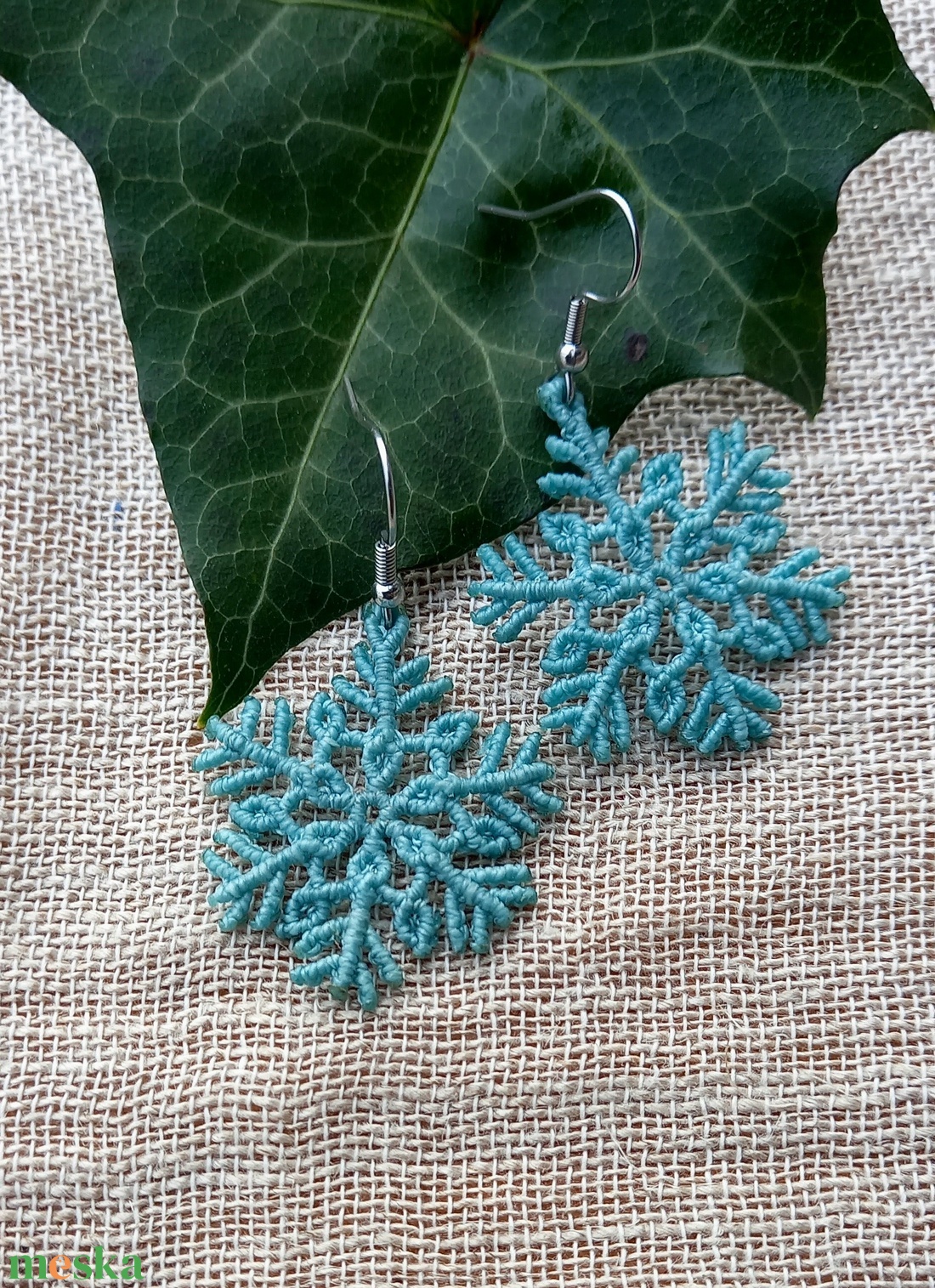 Hópehely/matt kék,  makramé fülbevaló  - ékszer - fülbevaló - lógó fülbevaló - Meska.hu