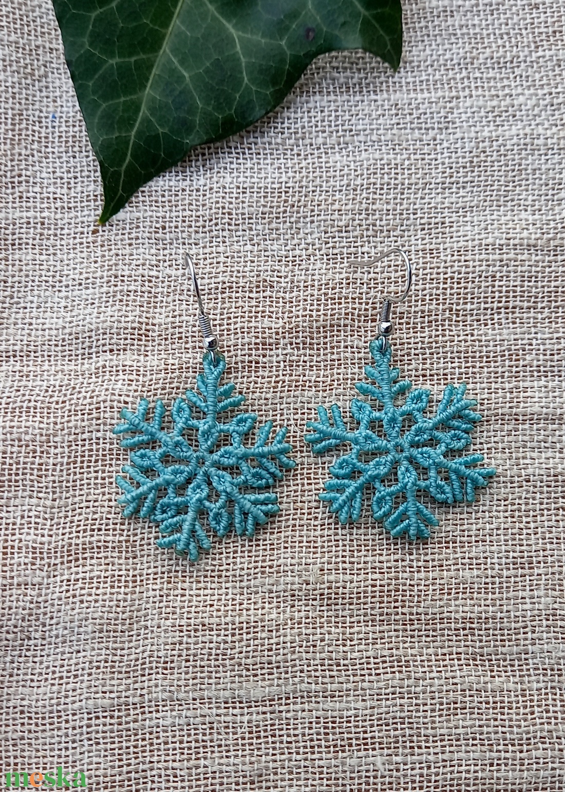 Hópehely/matt kék,  makramé fülbevaló  - ékszer - fülbevaló - lógó fülbevaló - Meska.hu