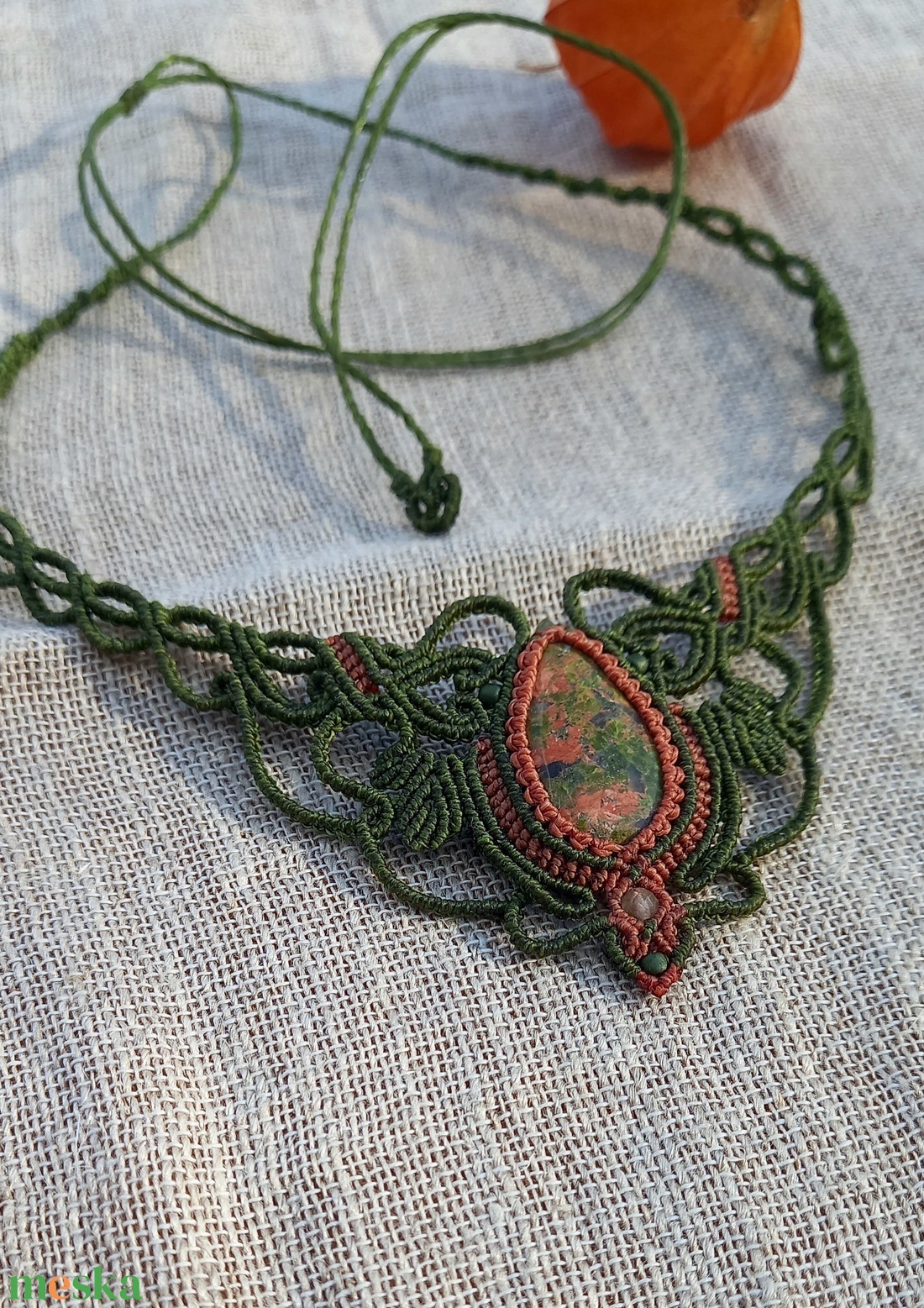 Unakit/olívazöld ,makramé nyaklánc  - ékszer - nyaklánc - medálos nyaklánc - Meska.hu