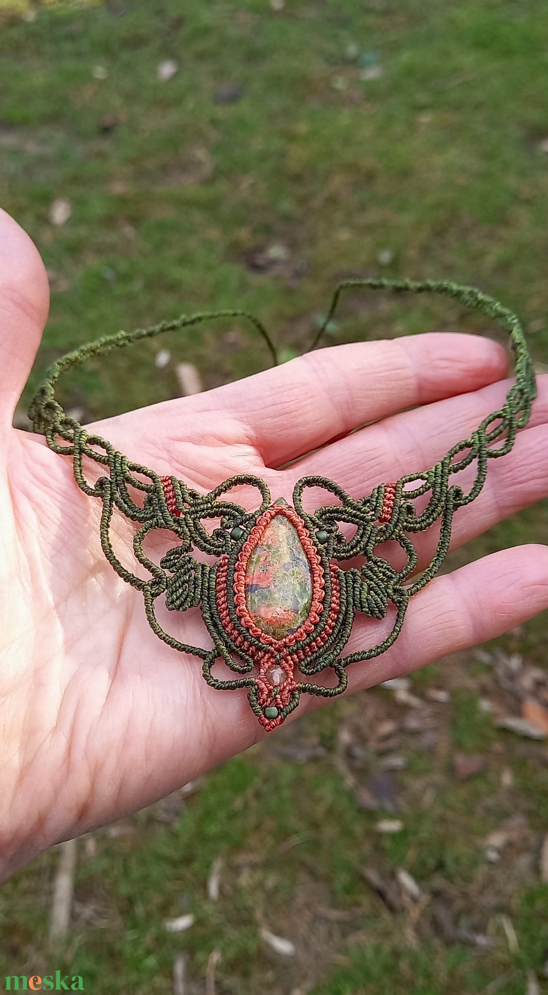 Unakit/olívazöld ,makramé nyaklánc  - ékszer - nyaklánc - medálos nyaklánc - Meska.hu