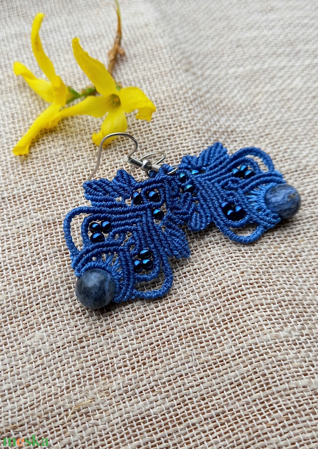 Lili / lápiszkék makramé fülbevaló  - ékszer - fülbevaló - lógó fülbevaló - Meska.hu