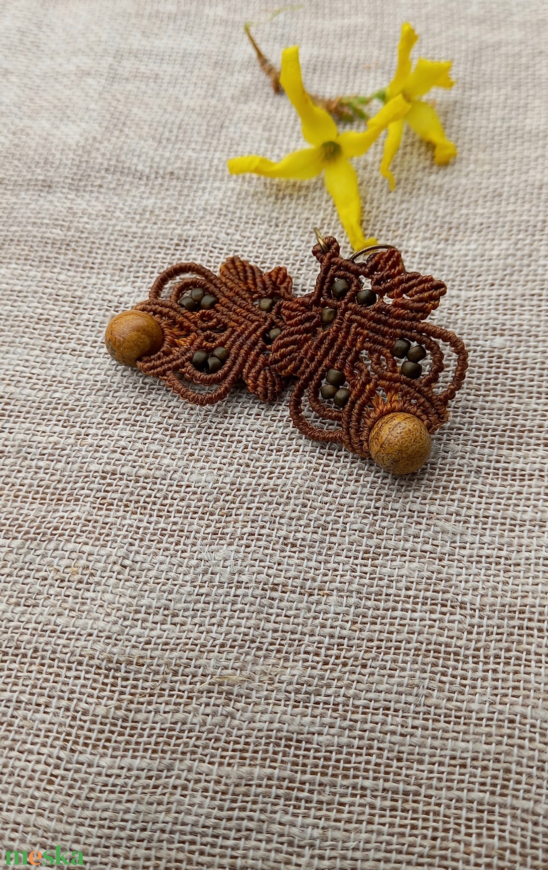 Lili /  őszbarna makramé fülbevaló  - ékszer - fülbevaló - lógó fülbevaló - Meska.hu