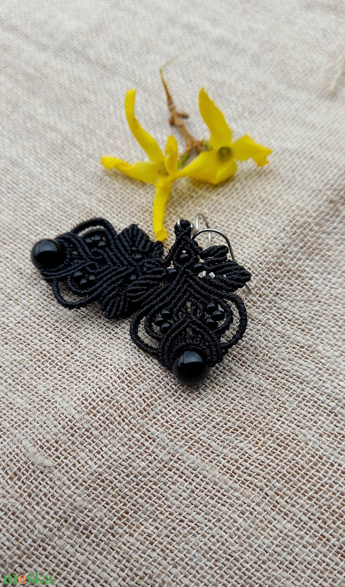 Lili/ ónix/fekete makramé fülbevaló  - ékszer - fülbevaló - lógó fülbevaló - Meska.hu