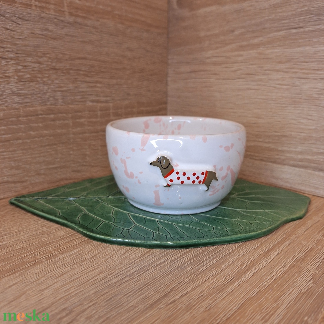 Karácsonyi csésze rózsaszín - Tacskó pulcsiban - otthon & életmód - konyhafelszerelés, tálalás - tálalás - bögre & csésze - Meska.hu