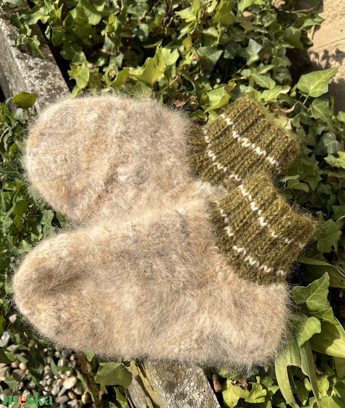 Kézzel kötött kecske gyapjú zokni. Puha és meleg természetes fonalból. Kényelmes téli ajándék 23 cm - ruha & divat - cipő & papucs - zokni - Meska.hu Kézzel kötött kecske gyapjú zokni. Puha és meleg természetes fonalból. Kényelmes téli ajándék 23 cm - ruha & divat - cipő & papucs - zokni - Meska.hu