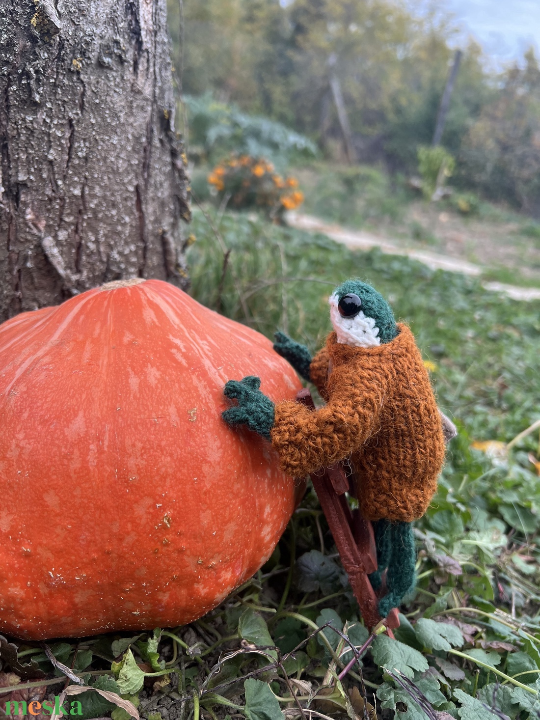 Kézzel kötött kis béka  13 cm, gyapjú pulóverben és bársony alsóban - otthon & életmód - dekoráció - dísztárgy - Meska.hu Kézzel kötött kis béka  13 cm, gyapjú pulóverben és bársony alsóban - otthon & életmód - dekoráció - dísztárgy - Meska.hu