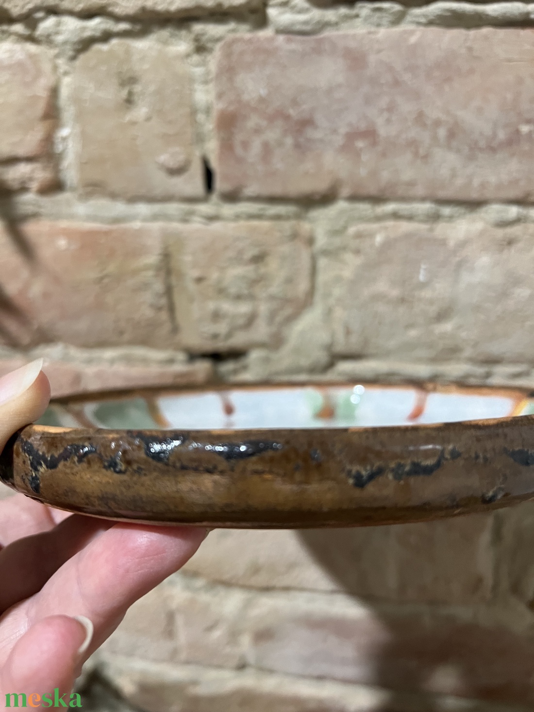 Kézzel festett kerámia tál  Vidám békák  16 cm - otthon & életmód - konyhafelszerelés, tálalás - tálalás - tányér & étkészlet - Meska.hu