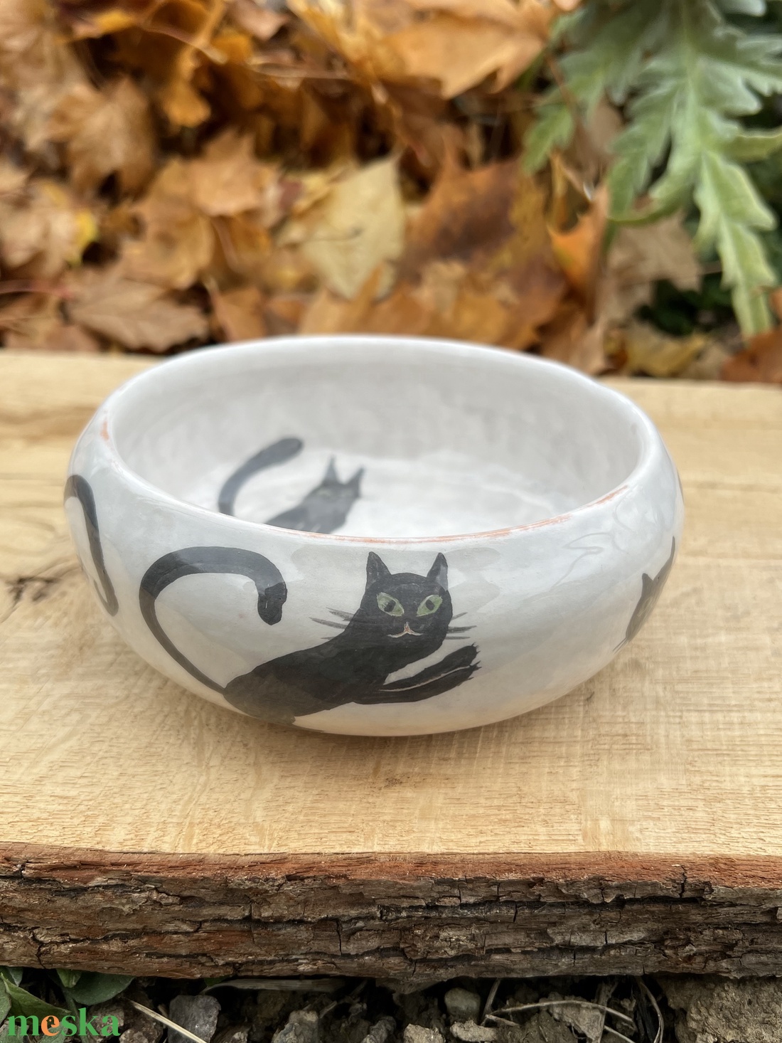 Kézzel festett mély kerámia tál � Fekete macskák  - otthon & életmód - konyhafelszerelés, tálalás - tálalás - tányér & étkészlet - Meska.hu