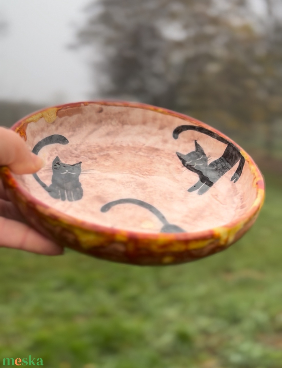 Kézzel festett  kerámia tál  Fekete macskák  - otthon & életmód - konyhafelszerelés, tálalás - tálalás - tányér & étkészlet - Meska.hu