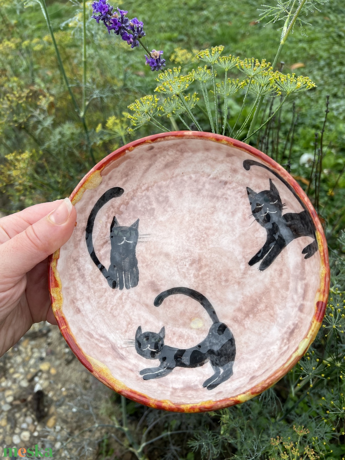 Kézzel festett  kerámia tál  Fekete macskák  - otthon & életmód - konyhafelszerelés, tálalás - tálalás - tányér & étkészlet - Meska.hu