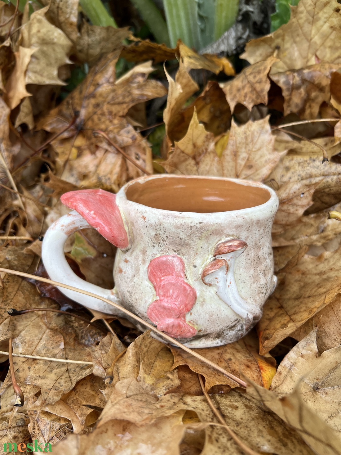 Boszorkány erdei bögre  kézzel készült kerámia csésze gombával, mohával és zuzmóval - otthon & életmód - konyhafelszerelés, tálalás - tálalás - bögre & csésze - Meska.hu