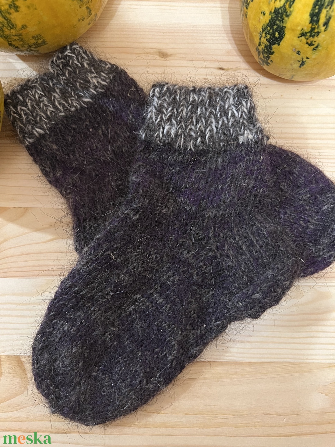 Nagymama-zokni kecskegyapjúból  puha, kézzel kötött melegség - ruha & divat - cipő & papucs - zokni - Meska.hu