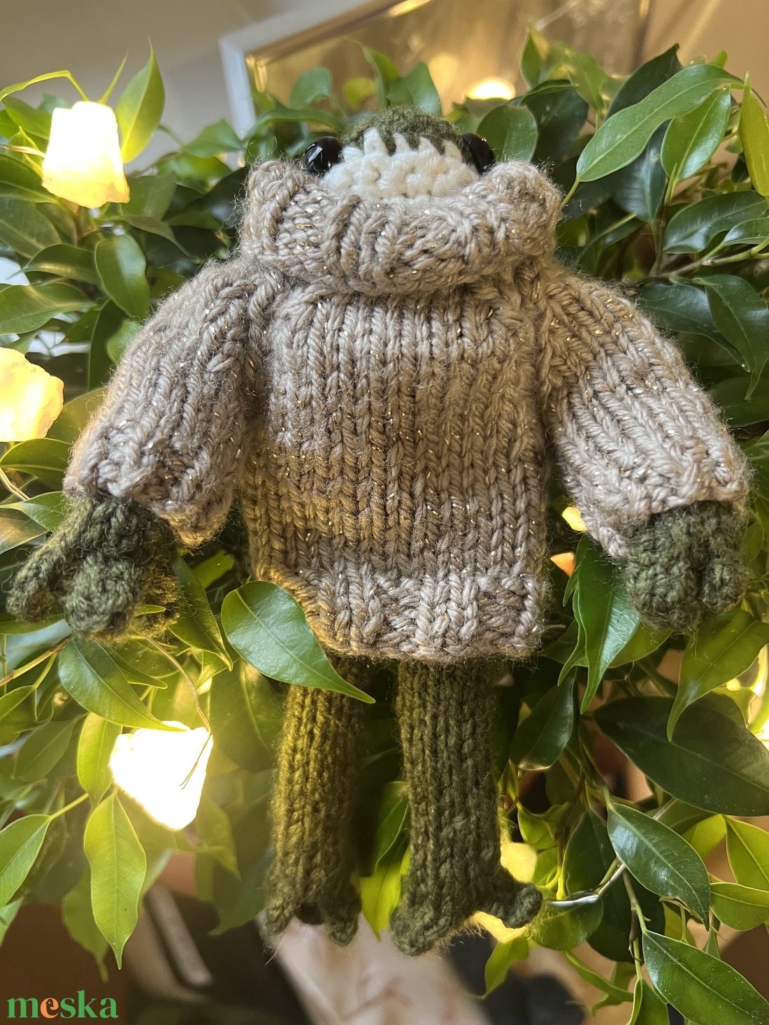 Kézzel kötött békalány csillogó pulóverben, 13 cm - otthon & életmód - dekoráció - dísztárgy - Meska.hu