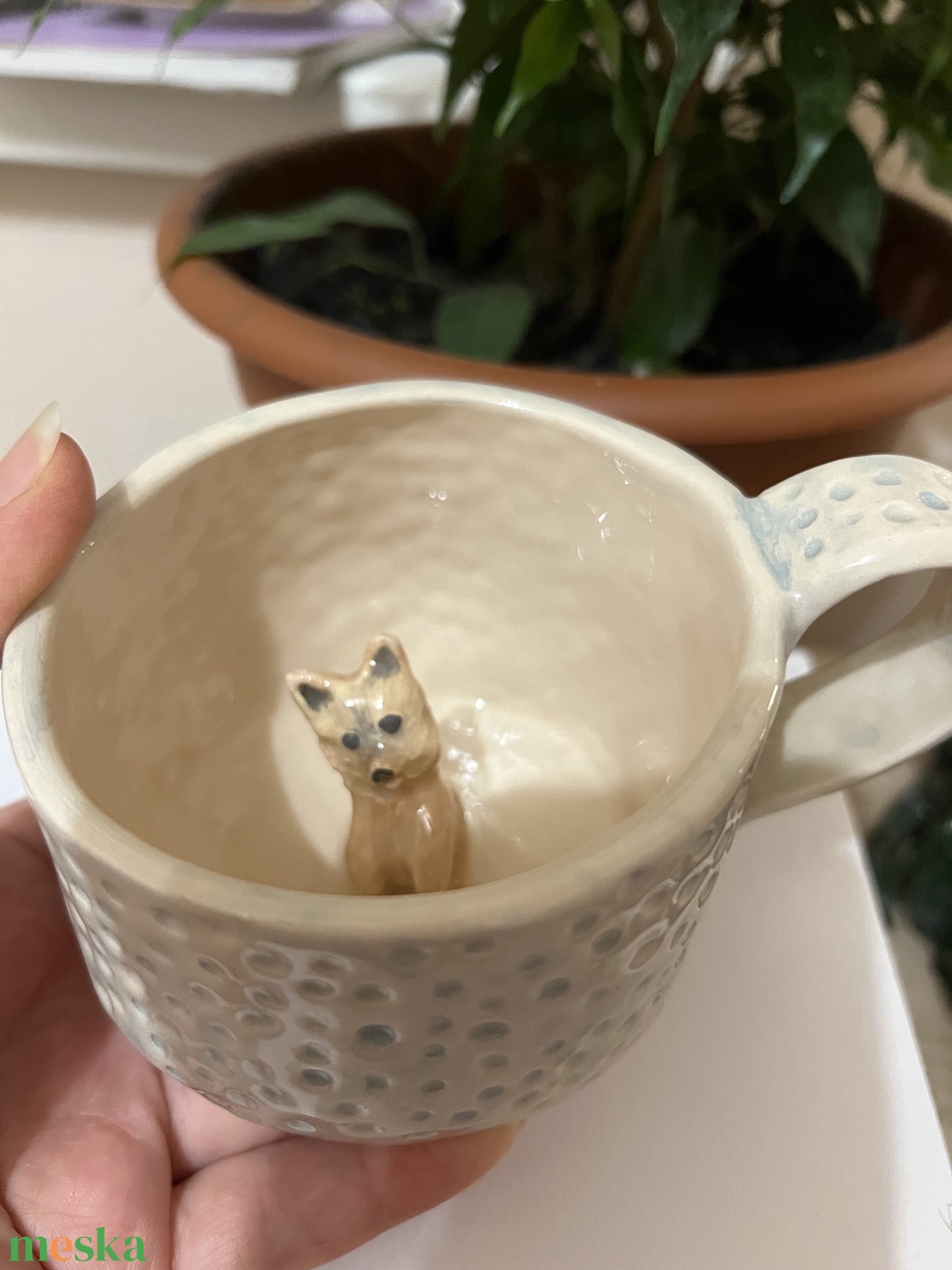 Kézzel készített kerámia bögre belső kutyával � egyedi és játékos ajándék! - otthon & életmód - konyhafelszerelés, tálalás - tálalás - bögre & csésze - Meska.hu