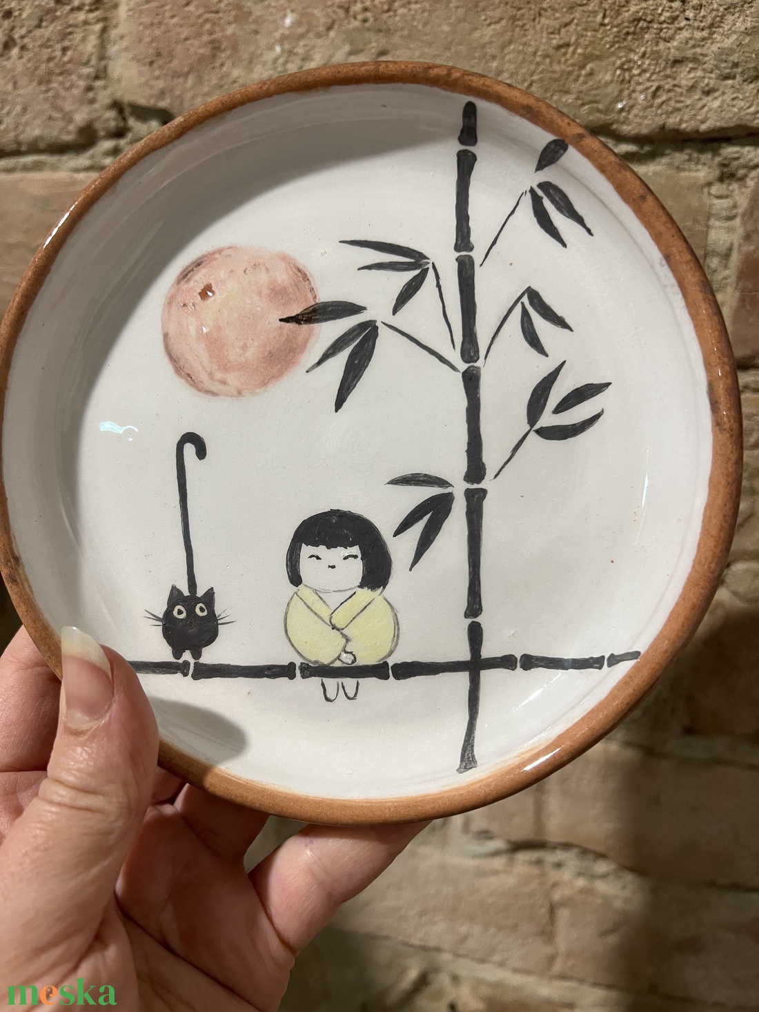 Kézzel festett desszertes tányér  kislány, cica és bambusz (15 cm) - otthon & életmód - konyhafelszerelés, tálalás - tálalás - tányér & étkészlet - Meska.hu