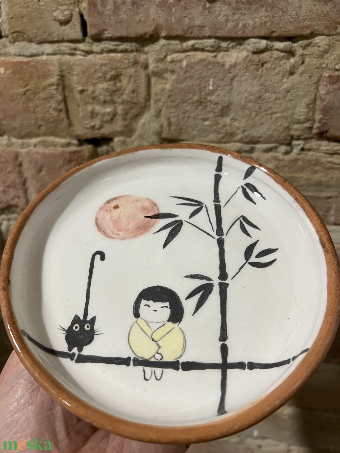 Kézzel festett desszertes tányér  kislány, cica és bambusz (15 cm) - otthon & életmód - konyhafelszerelés, tálalás - tálalás - tányér & étkészlet - Meska.hu