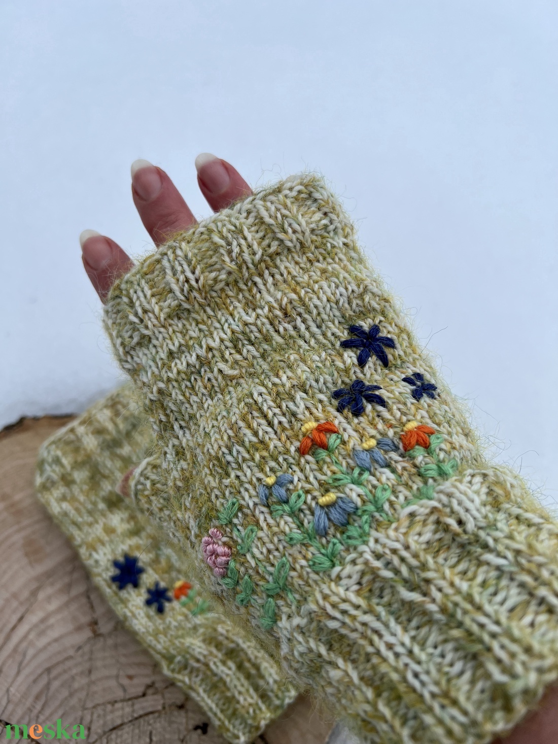 Kézzel kötött virágos ujjatlan kesztyű � Autóvezetéshez is ideális - ruha & divat - sál, sapka, kendő - kesztyű - Meska.hu