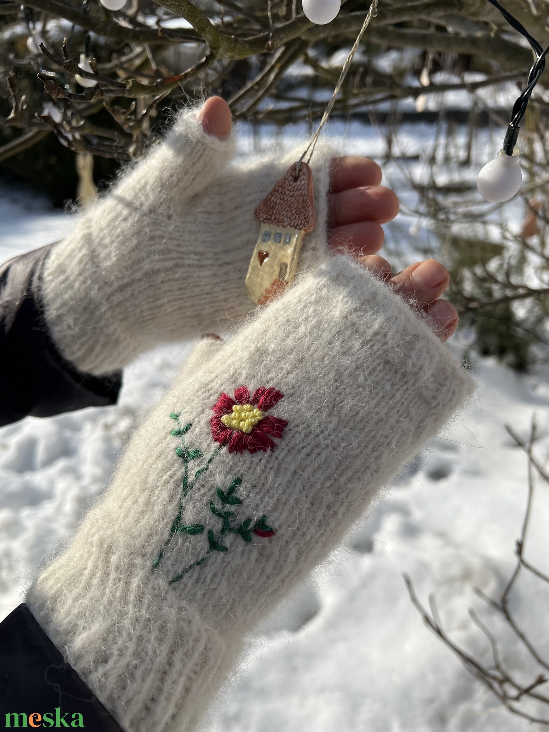 Pihe-puha alpaka-selyem ujjatlan kesztyű � Kézzel hímzett, elegáns viselet - ruha & divat - sál, sapka, kendő - kesztyű - Meska.hu