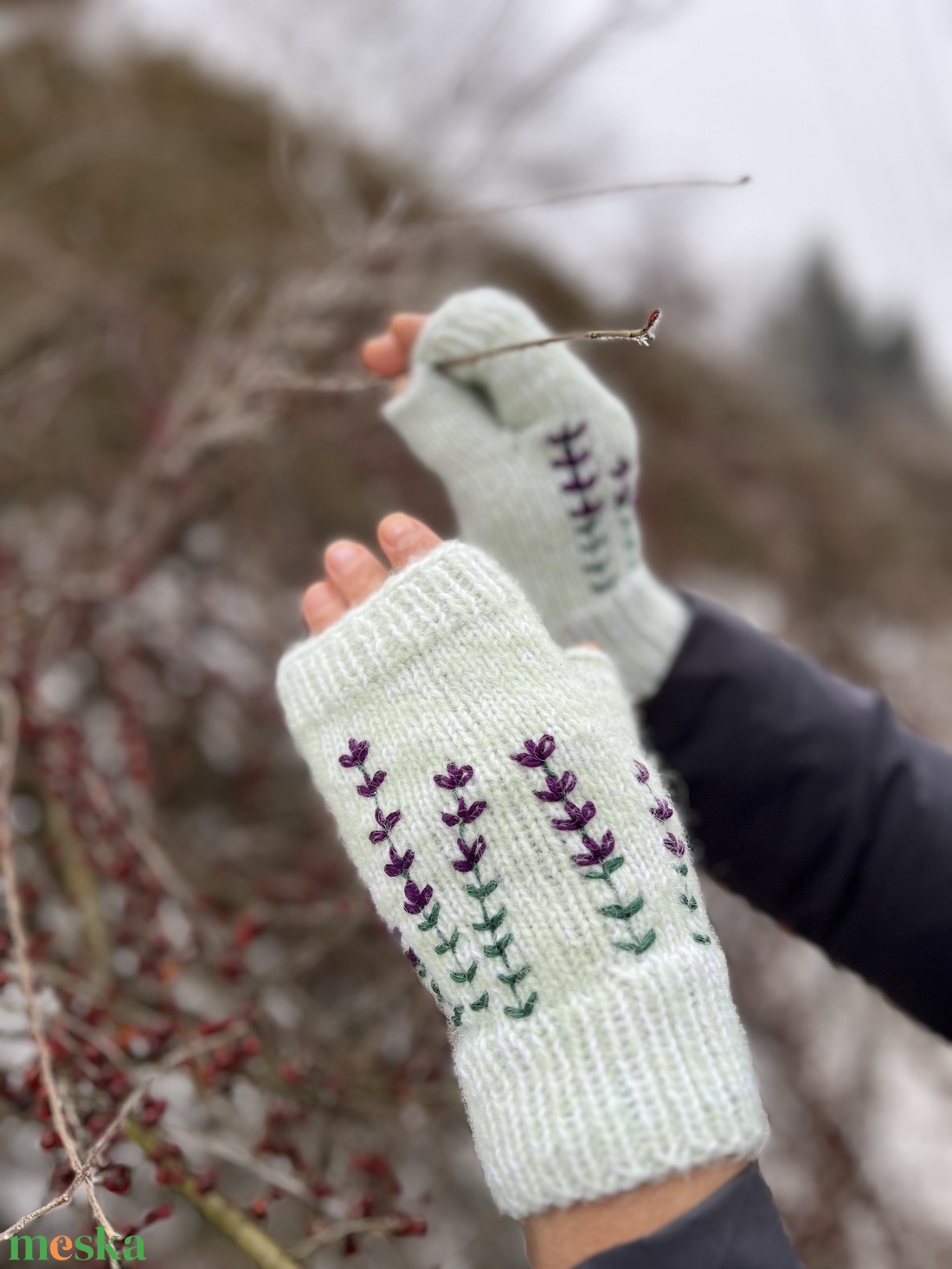 Kézzel kötött levendulás ujjatlan kesztyű � Gyapjú, Alpaka és Selyem keverék - ruha & divat - sál, sapka, kendő - kesztyű - Meska.hu