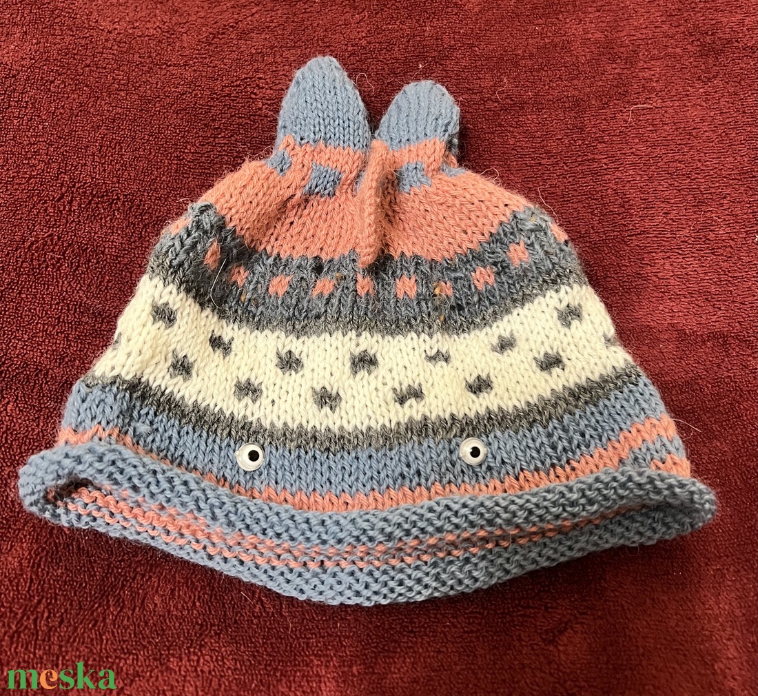 Kötött baba sapka � halacska, természetes fonalból 44-46 cm - baba - mama - babaruházat - babasapka - Meska.hu