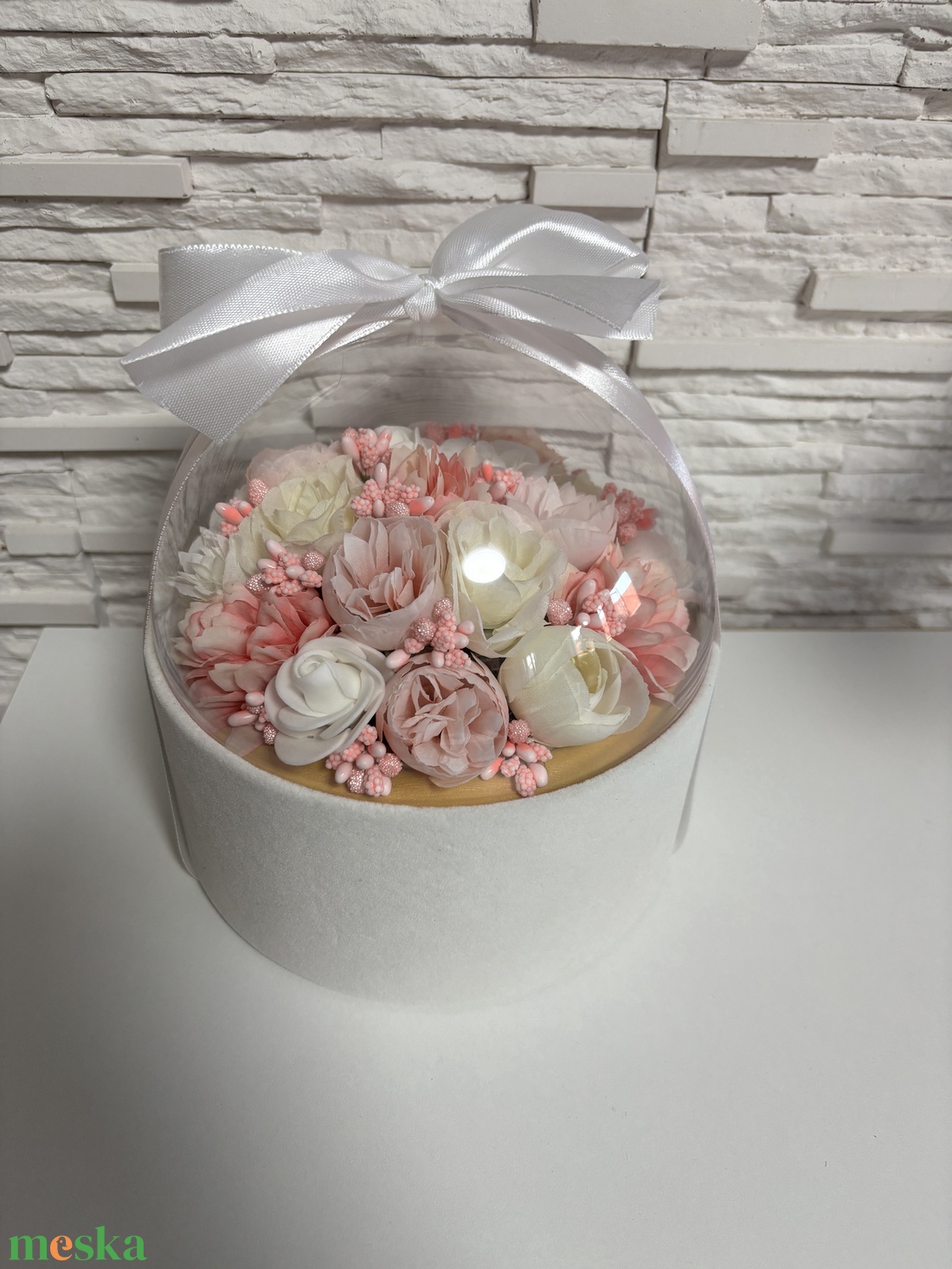 Üvegbuborékban rejlő virágcsoda: Elegáns ajándékötlet - otthon & életmód - dekoráció - virágdísz és tartó - virágbox, virágdoboz - Meska.hu Üvegbuborékban rejlő virágcsoda: Elegáns ajándékötlet - otthon & életmód - dekoráció - virágdísz és tartó - virágbox, virágdoboz - Meska.hu