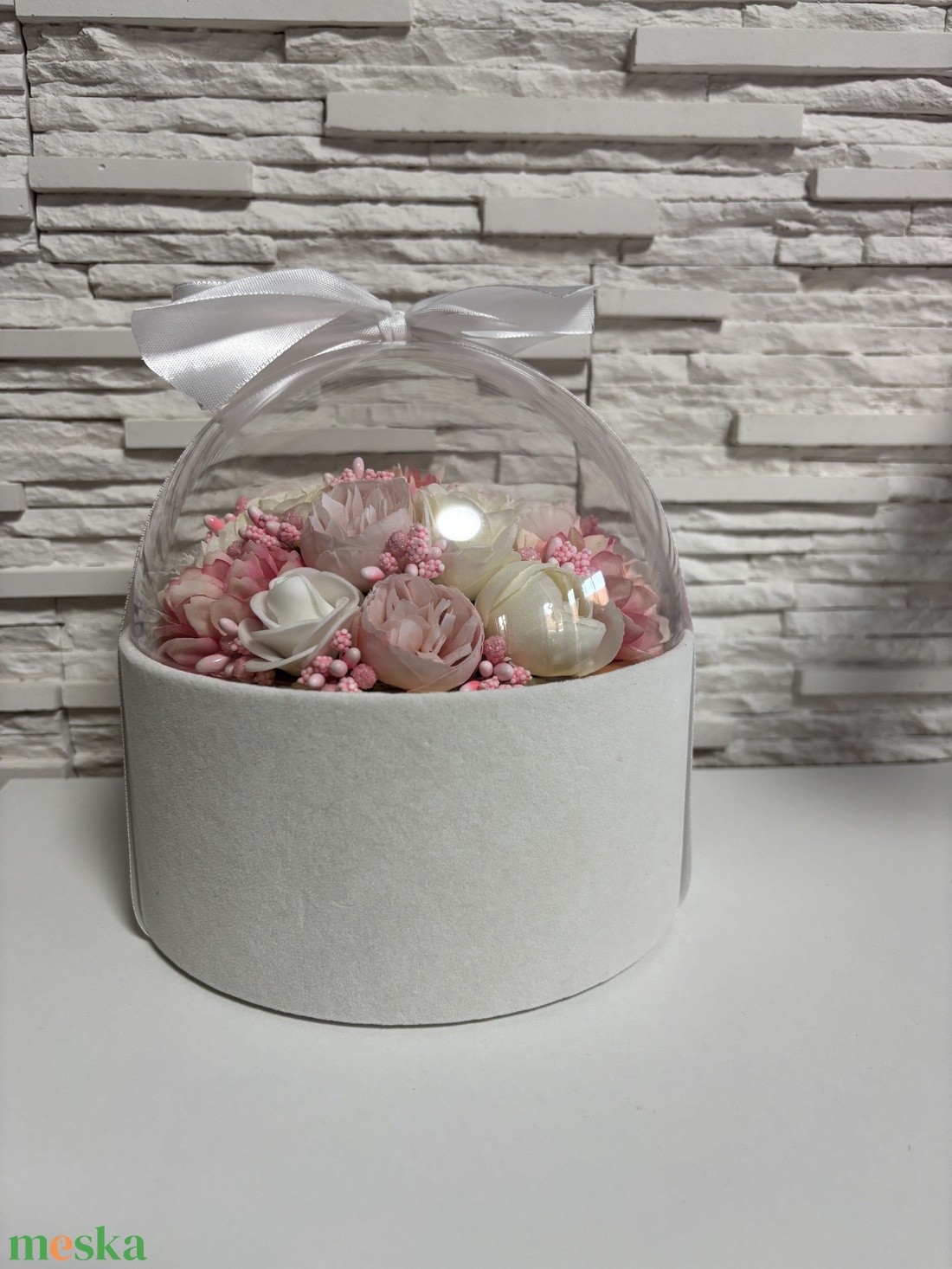 Üvegbuborékban rejlő virágcsoda: Elegáns ajándékötlet - otthon & életmód - dekoráció - virágdísz és tartó - virágbox, virágdoboz - Meska.hu Üvegbuborékban rejlő virágcsoda: Elegáns ajándékötlet - otthon & életmód - dekoráció - virágdísz és tartó - virágbox, virágdoboz - Meska.hu