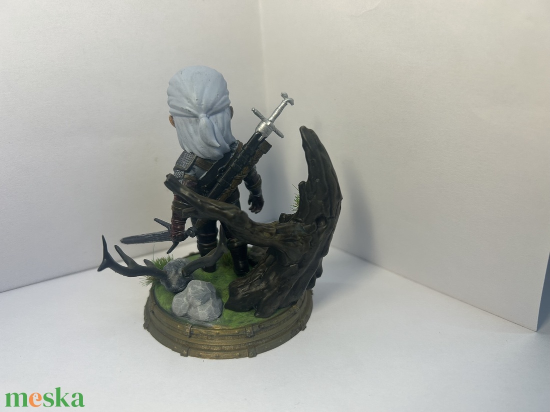 Ríviai Geralt  Witcher 9 cm kézzel festett szobor - otthon & életmód - dekoráció - dísztárgy - Meska.hu