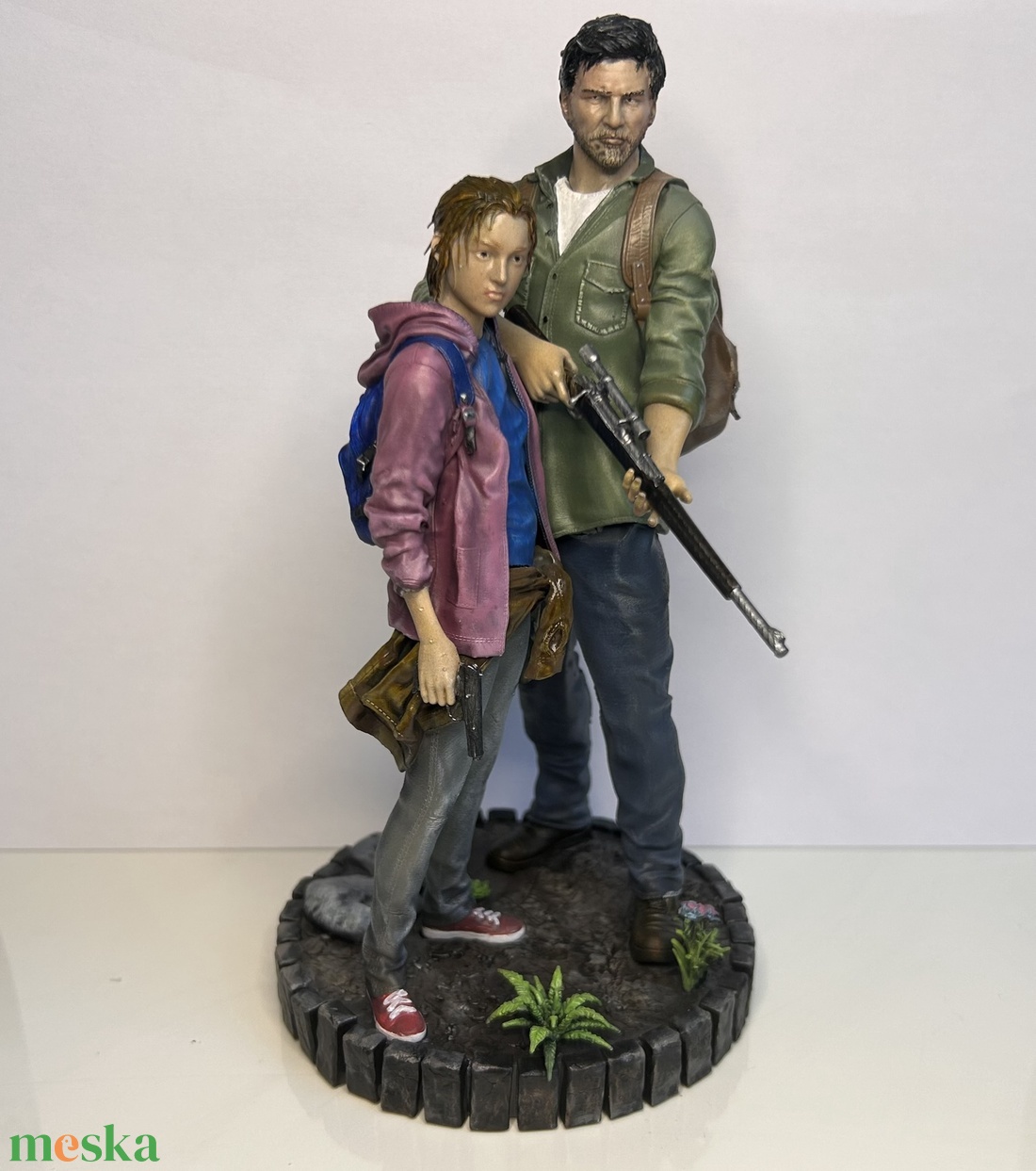 Joel és Ellie szobor � The Last of Us � kézzel festett gyanta figura - otthon & életmód - dekoráció - dekoratív figurák és szobrok - Meska.hu