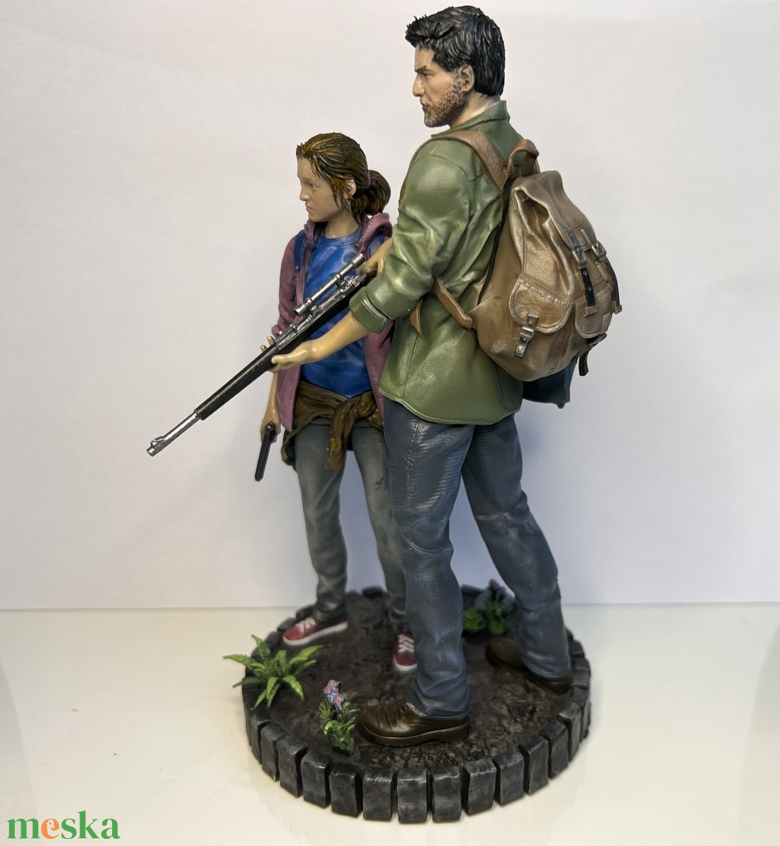  Joel és Ellie szobor � The Last of Us � kézzel festett gyanta figura - otthon & életmód - dekoráció - dekoratív figurák és szobrok - Meska.hu