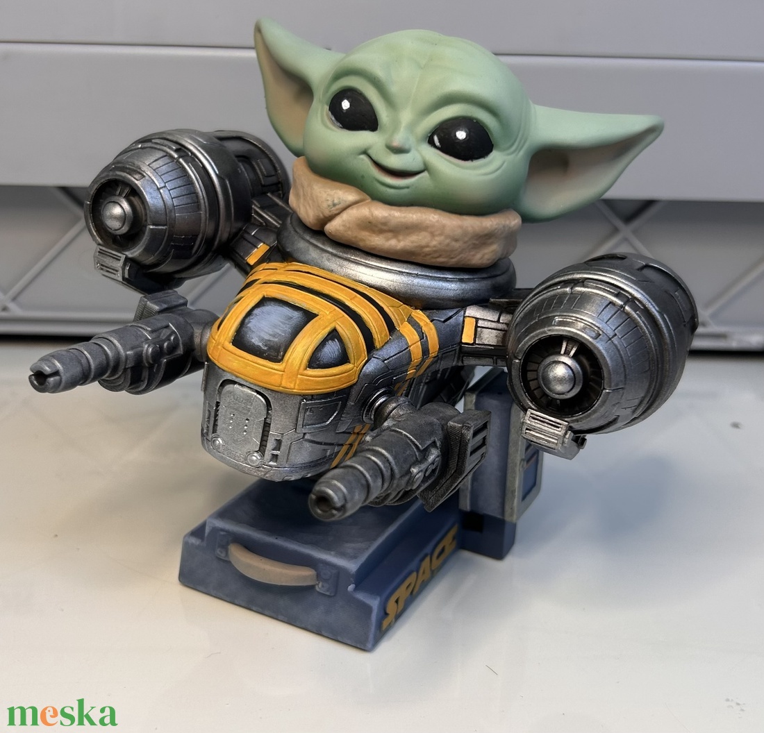Kézzel festett Grogu figura a Razor Crest hajón � The Mandalorian ihlette gyűjtői szobor - otthon & életmód - dekoráció - asztal és polc dekoráció - asztaldísz - Meska.hu