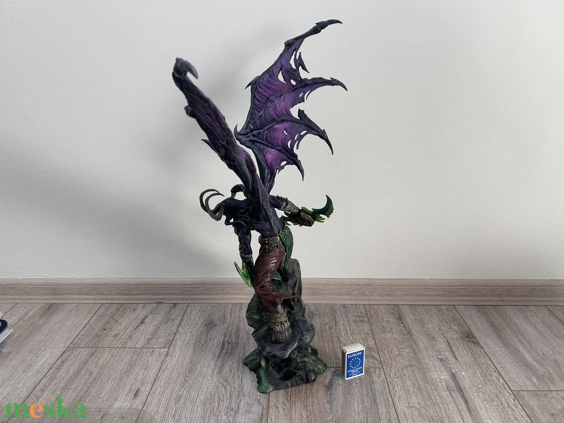 Kézzel festett Illidan Stormrage gyűjtői szobor � Warcraft ihlette egyedi alkotás (58 cm) - otthon & életmód - dekoráció - asztal és polc dekoráció - könyvszobor - Meska.hu