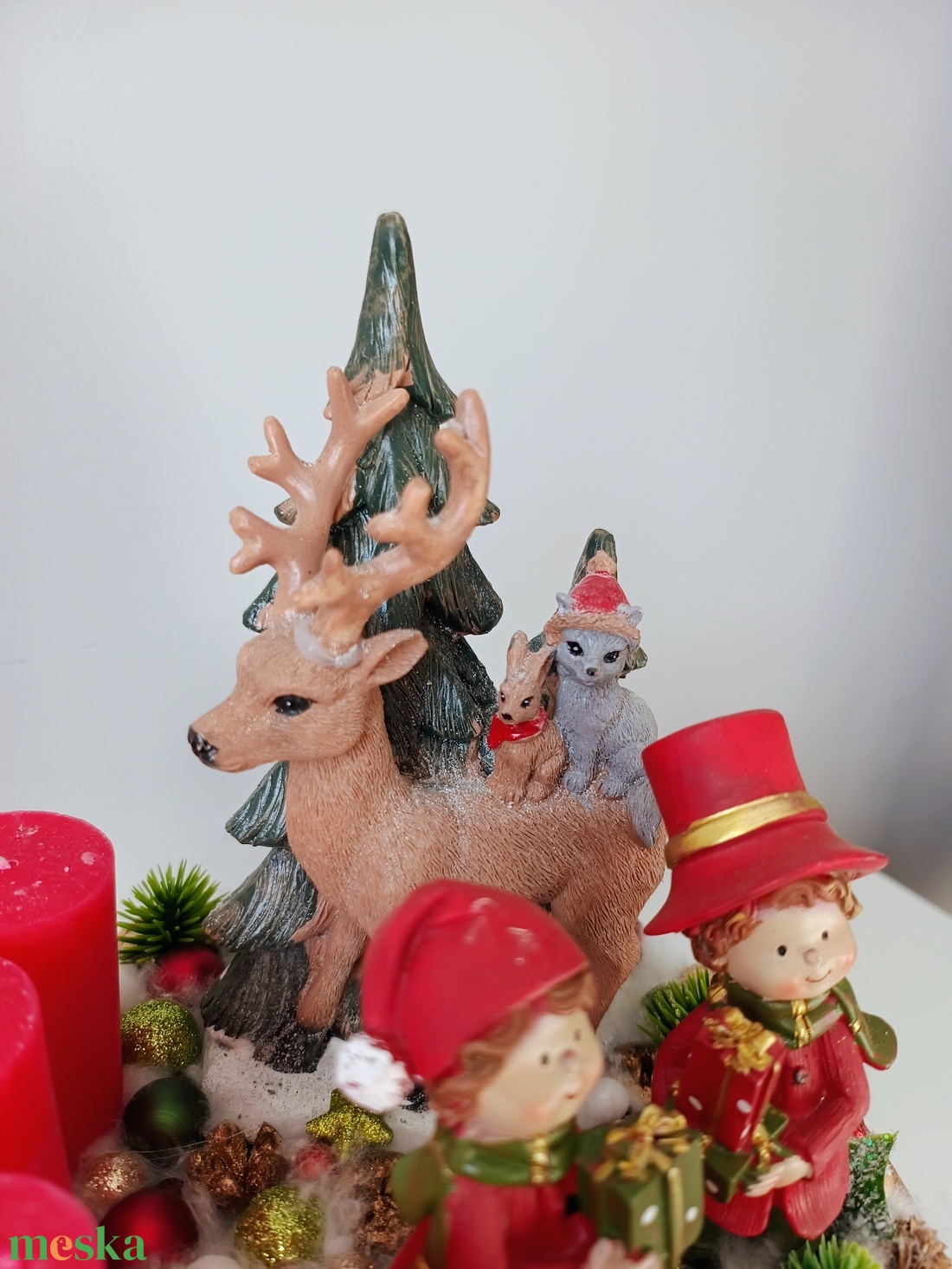 Magasított kör alapban piros gyertyákkal adventi karácsonyi ünnepi asztaldísz - karácsony - adventi díszek - adventi asztaldísz - Meska.hu