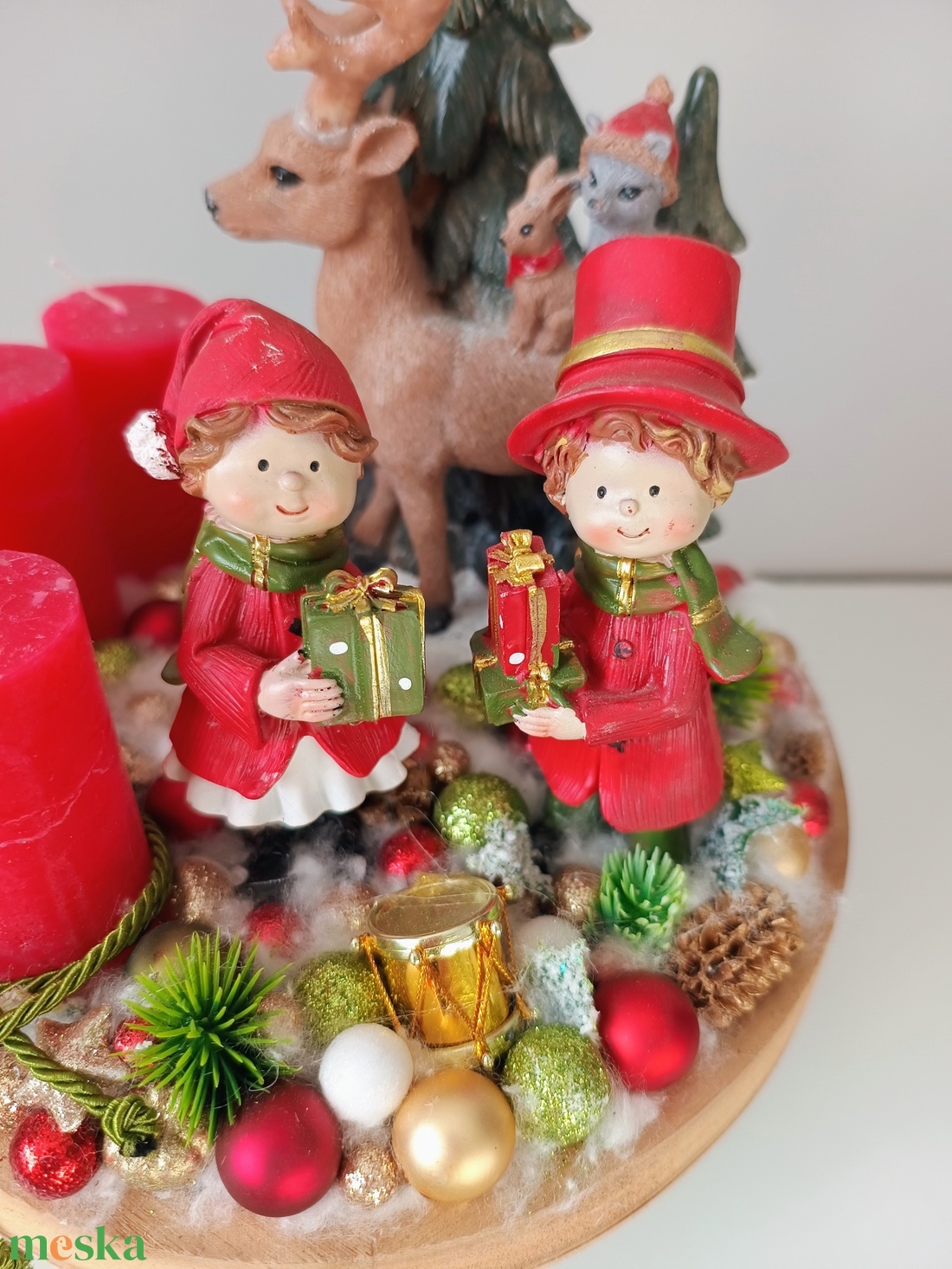 Magasított kör alapban piros gyertyákkal adventi karácsonyi ünnepi asztaldísz - karácsony - adventi díszek - adventi asztaldísz - Meska.hu