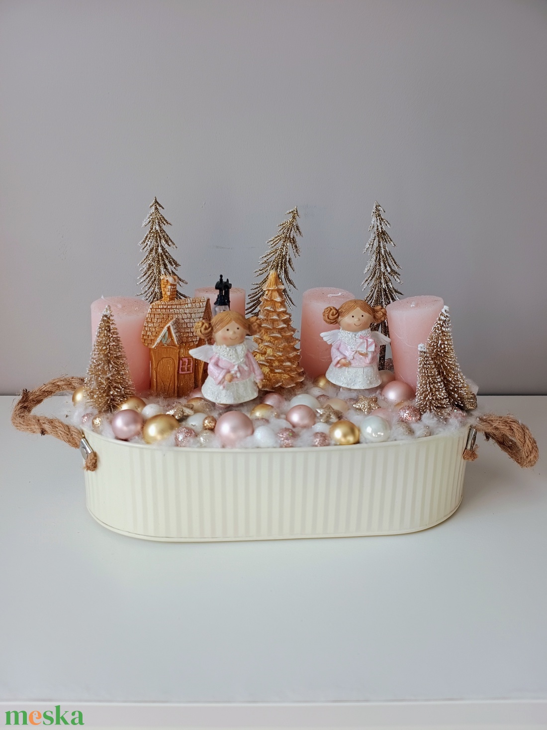 Angyalkás mézeskalács kerámia díszes rózsaszín gyertyás adventi karácsonyi ünnepi asztaldísz - karácsony - adventi díszek - adventi asztaldísz - Meska.hu