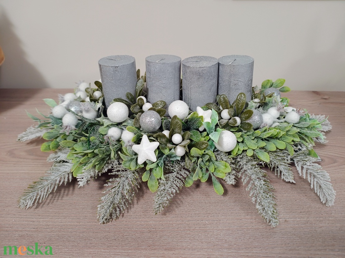 Ezüst-zöld gyertyás karácsonyi ünnepi adventi asztaldísz - karácsony - adventi díszek - adventi asztaldísz - Meska.hu